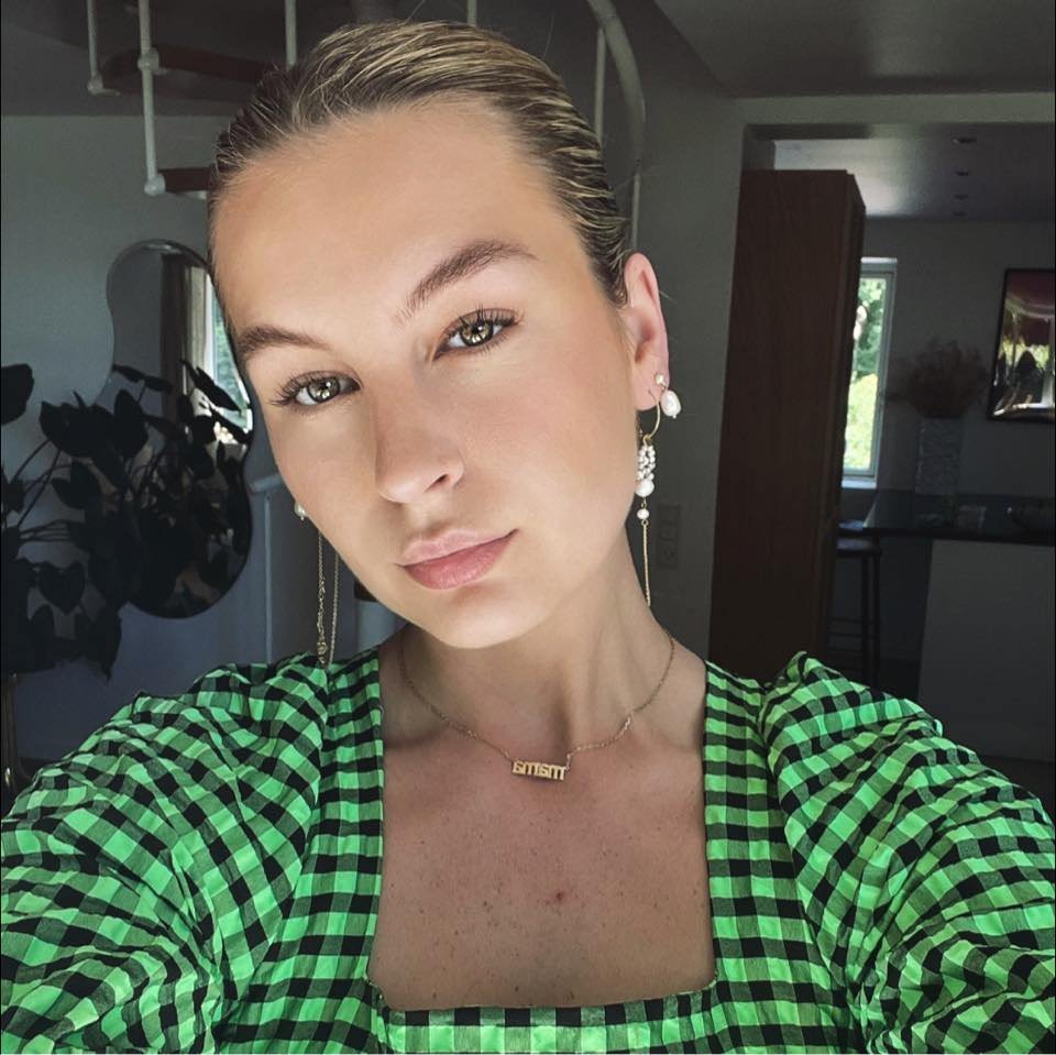 Hvem st&aring;r bag Creative Lab Studio? 