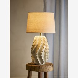Natika Bordlampe, Natur, Stent�j