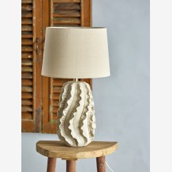 Natika Bordlampe, Natur, Stent�j