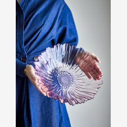 Mariko Sk�l, Rosa, Glas