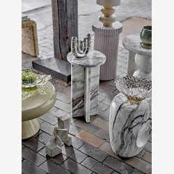Jasmia Sidebord, Natur, Marmor