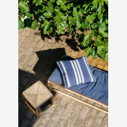 Bambus skammel med s�gr�s